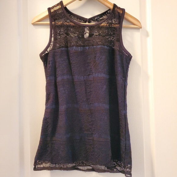 ⭐3/$20 Jacob Lace sleeveless top - Picture 3 of 8